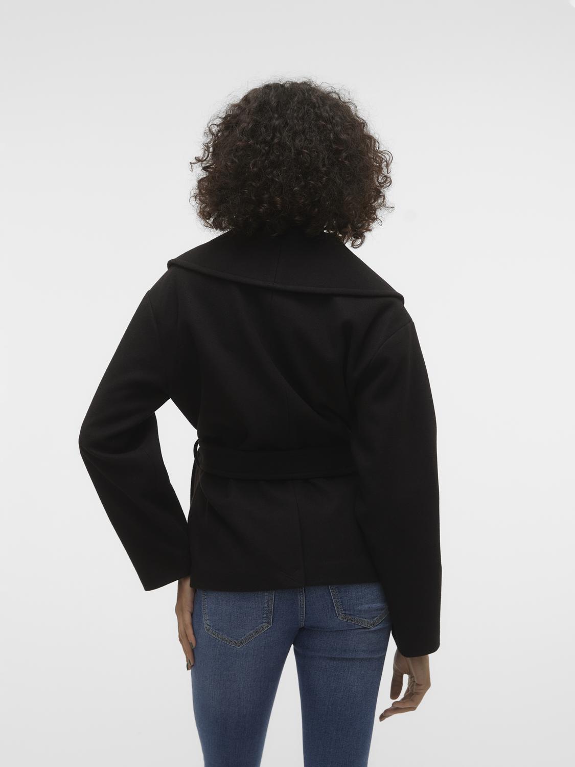 model_shot-back